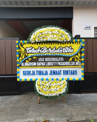 Papan Bunga Duka di Waropen Atas