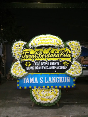 Papan Bunga Duka di Waropen Atas