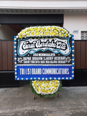 Papan Bunga Duka di Waropen Atas